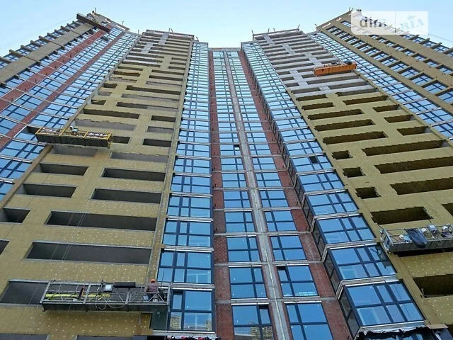 Sale of 3-room apartment 103.4 sq. m. on Yevhena Malanyuka St. 101 •