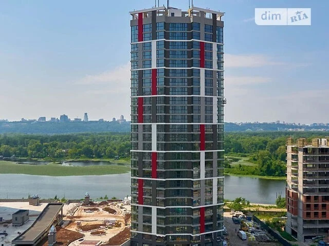 Sale of 3-room apartment 103.4 sq. m. on Yevhena Malanyuka St. 101 •