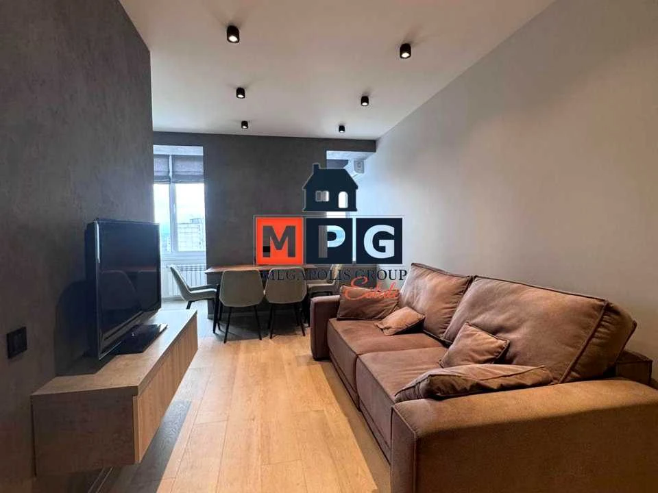 Apartment. Kharkiv, Peremohy Avenue.