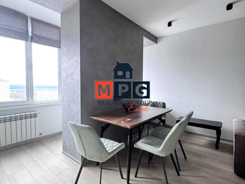 Apartment. Kharkiv, Peremohy Avenue.
