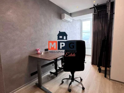 Apartment. Kharkiv, Peremohy Avenue.
