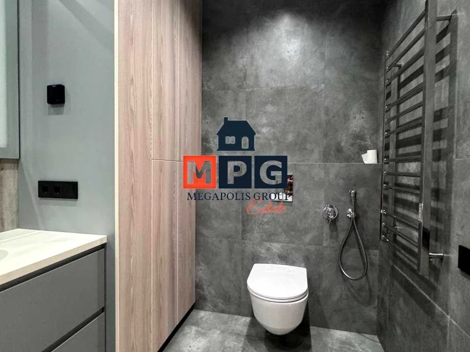 Apartment. Kharkiv, Peremohy Avenue.