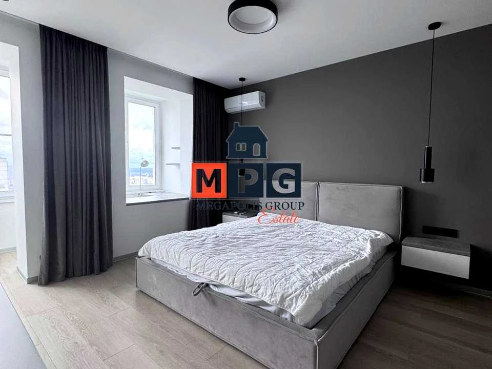 Apartment. Kharkiv, Peremohy Avenue.