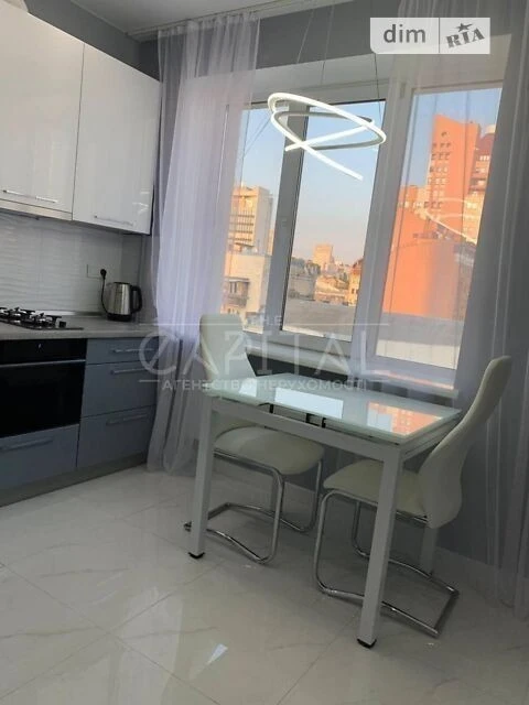 Sale of 2-room apartment 60 sq. m. on Velyka Vasylkivska 54 street
