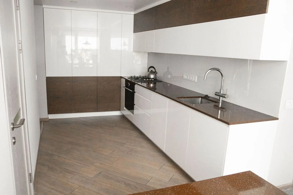 Price reduction!! 3-room apartment for sale on Mar'inska Street