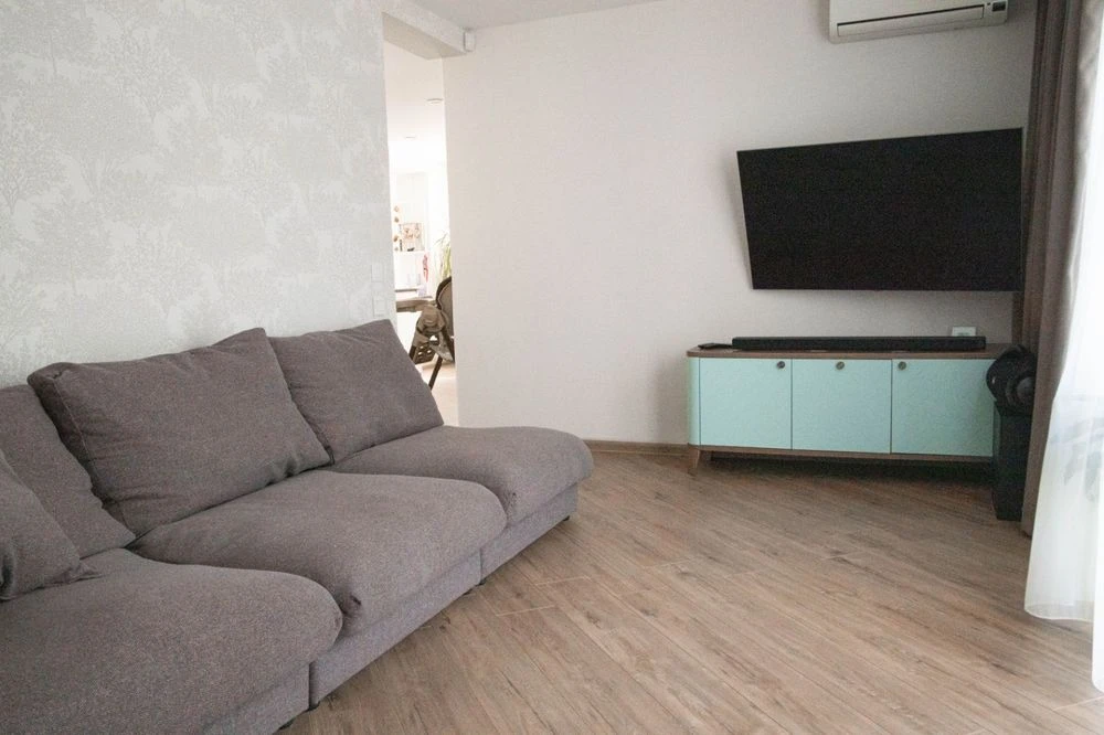 Price reduction!! 3-room apartment for sale on Mar'inska Street