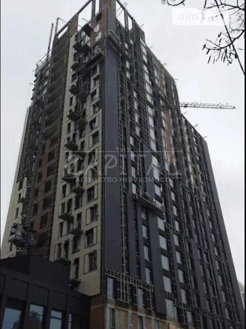 Продаж 2к квартири 102 кв. м на вул. Василя Тютюнника 39/2 •