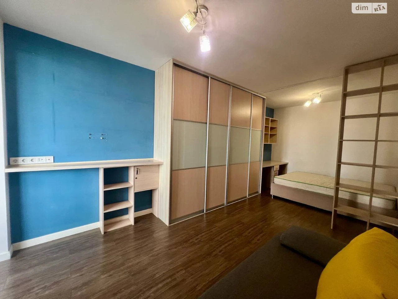 For sale Apartment Pivdennyi Massiv