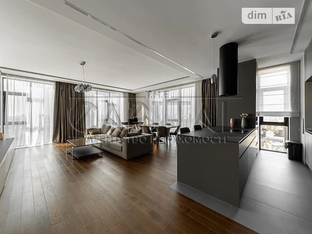 Sale of 3-room apartment 133 sq. m. on Bulvarno-Kudryavska Street 21