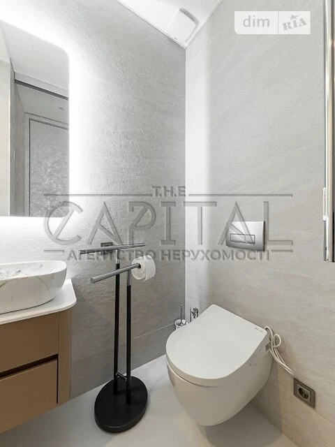 Sale of 3-room apartment 133 sq. m. on Bulvarno-Kudryavska Street 21