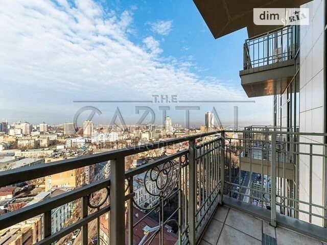 Sale of 3-room apartment 133 sq. m. on Bulvarno-Kudryavska Street 21