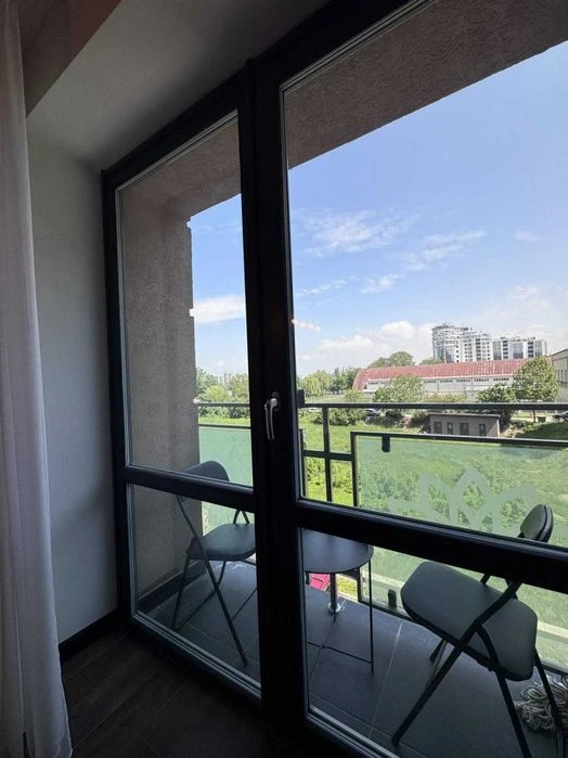 Квартира з ремонтом.Озеро, парк.