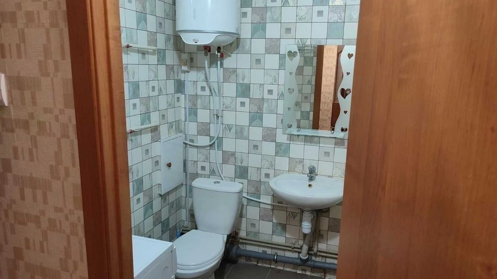 For sale 1-room apartment 41 sq m Maksimovicha 7B near metro station B