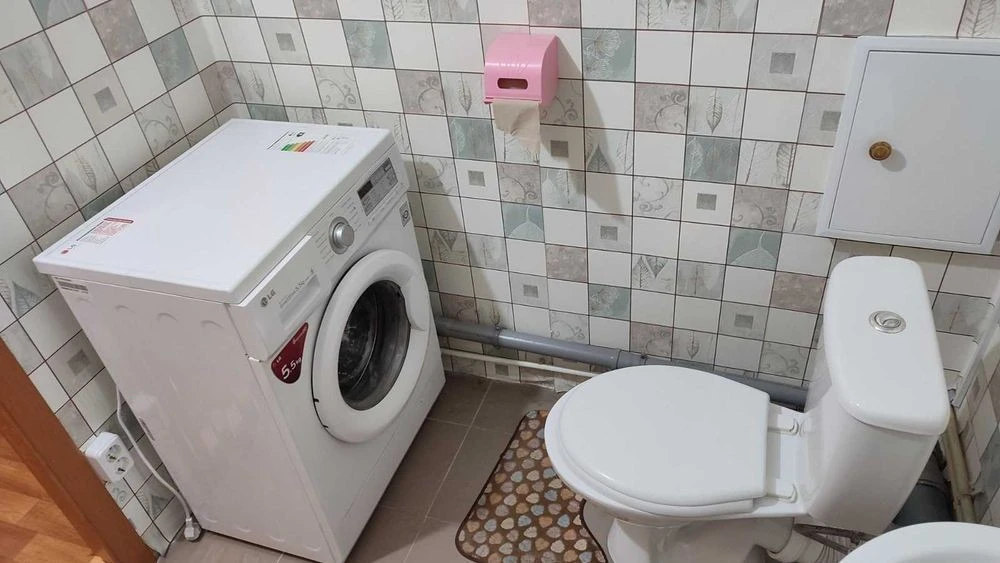 For sale 1-room apartment 41 sq m Maksimovicha 7B near metro station B