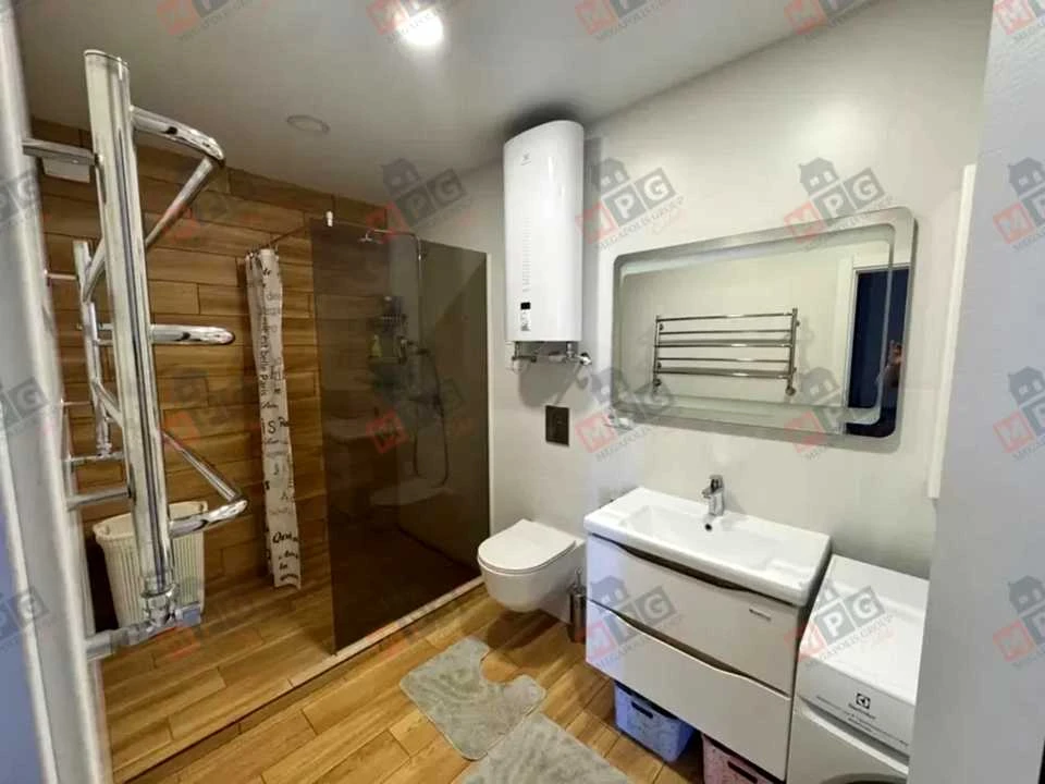 Apartment. Kharkiv, Lev Landau Ave. (50th anniversary of the USSR)