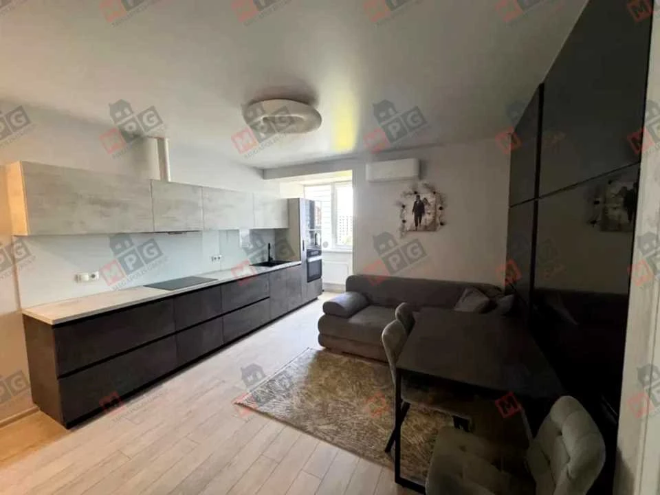 Apartment. Kharkiv, Lev Landau Ave. (50th anniversary of the USSR)