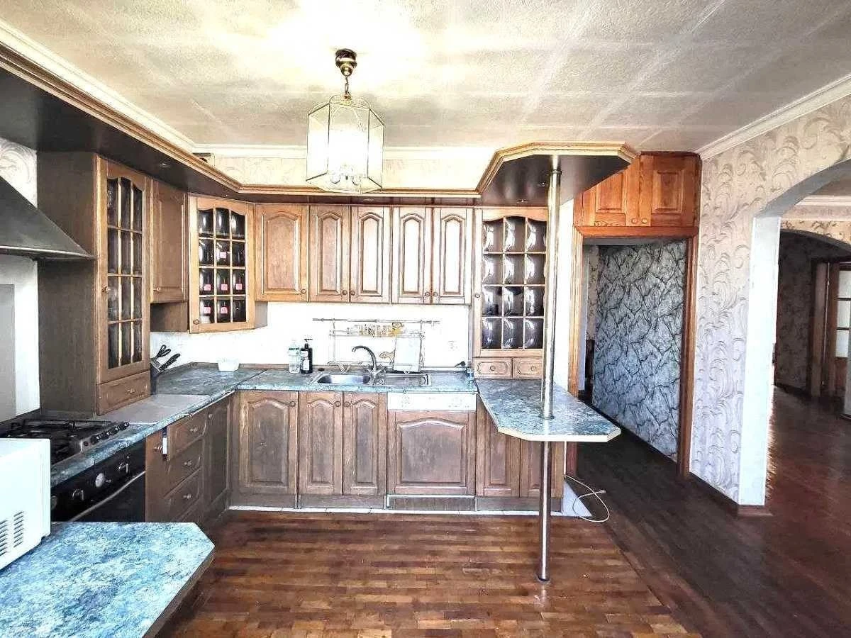 Sale of a 3-room apartment of 98.6 m², 5 Borysa Hmyra str