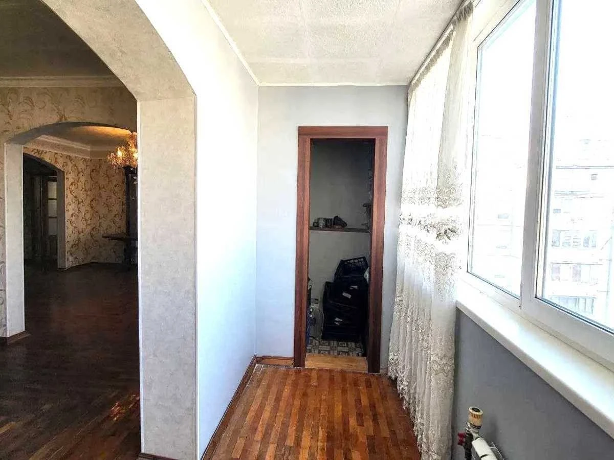 Sale of a 3-room apartment of 98.6 m², 5 Borysa Hmyra str