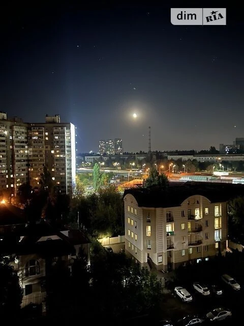 Sale of 4-room apartment 157.1 sq. m. on Akademika Efremova 8A street