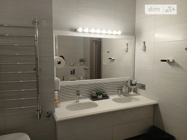Sale of 4-room apartment 157.1 sq. m. on Akademika Efremova 8A street
