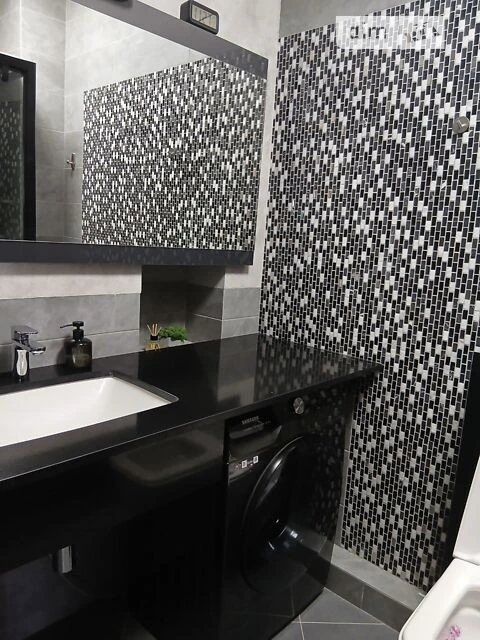 Sale of 4-room apartment 157.1 sq. m. on Akademika Efremova 8A street