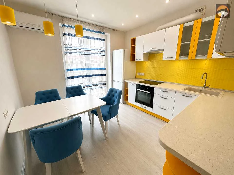 Apartment. Kharkiv, Heroiv Kharkova Ave. (Moskovskiy)