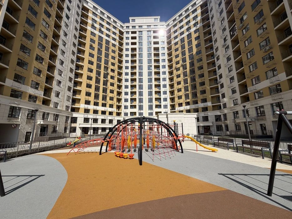Продам большую 2-х комнатную квартиру в ЖК Одесские традиции.