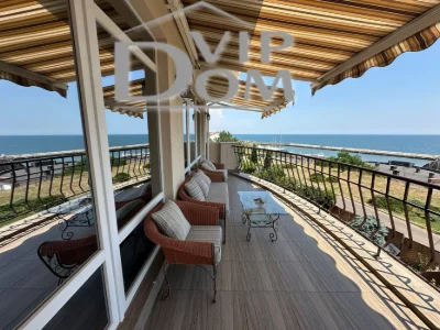 House on the sea and your yacht nearby, Fontan, Maristella