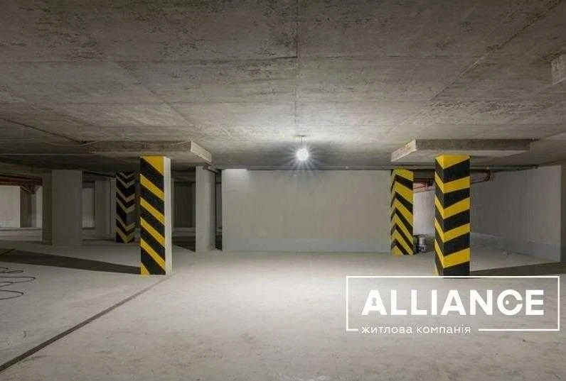 Продам 2 км квартиру з балконом в центрі міста!