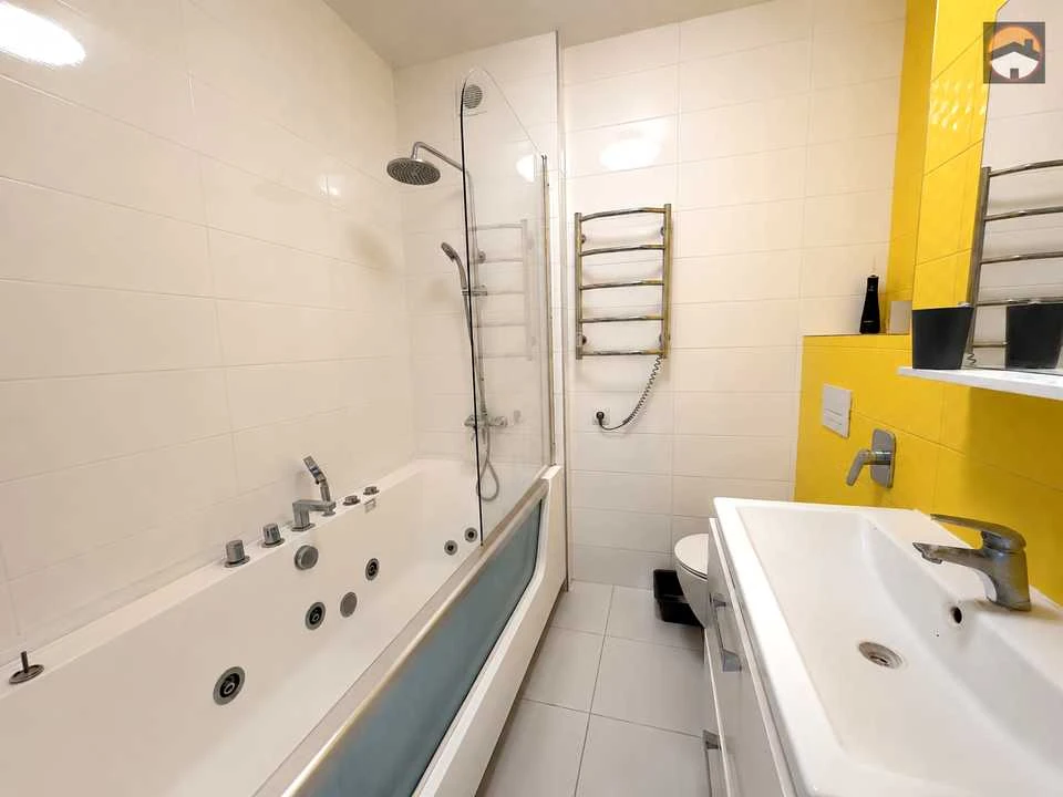 Apartment. Kharkiv, Heroiv Kharkova Ave. (Moskovskiy)