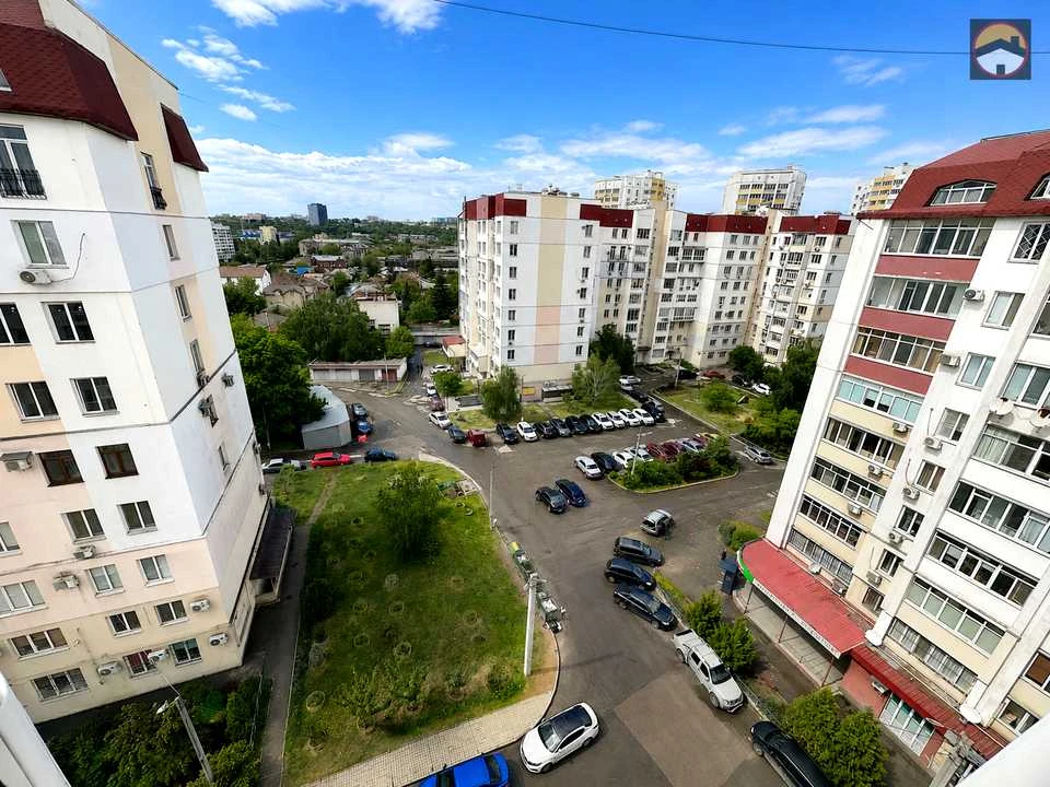 Apartment. Kharkiv, Heroiv Kharkova Ave. (Moskovskiy)