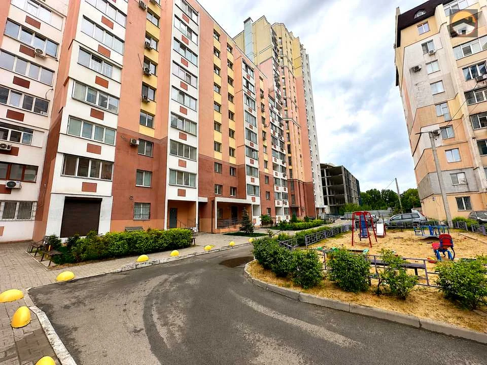 Apartment. Kharkiv, Heroiv Kharkova Ave. (Moskovskiy)