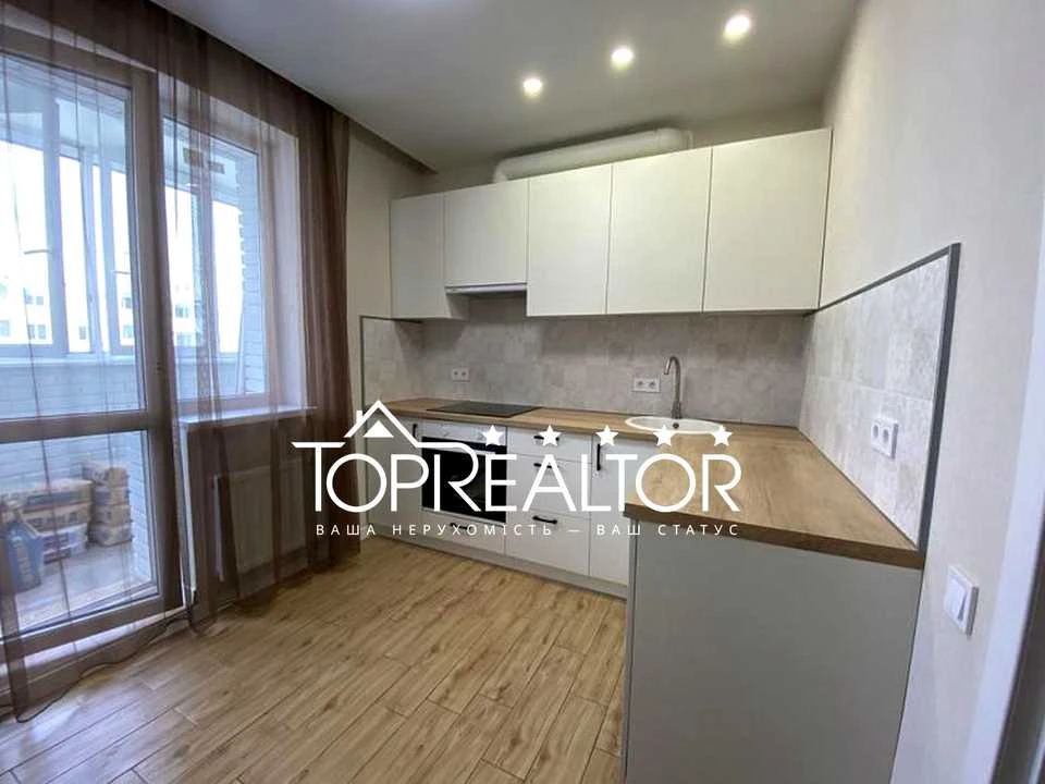 Apartment. Kharkiv, Myru St.