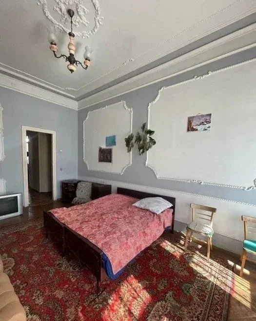 For sale 3-room apartment on Svobody Street, University metro station/G. Skovorody metro station