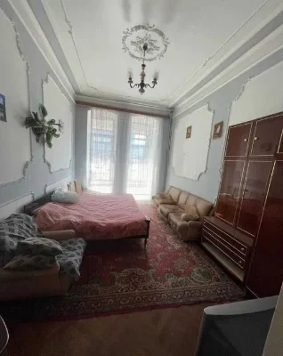 For sale 3-room apartment on Svobody Street, University metro station/G. Skovorody metro station