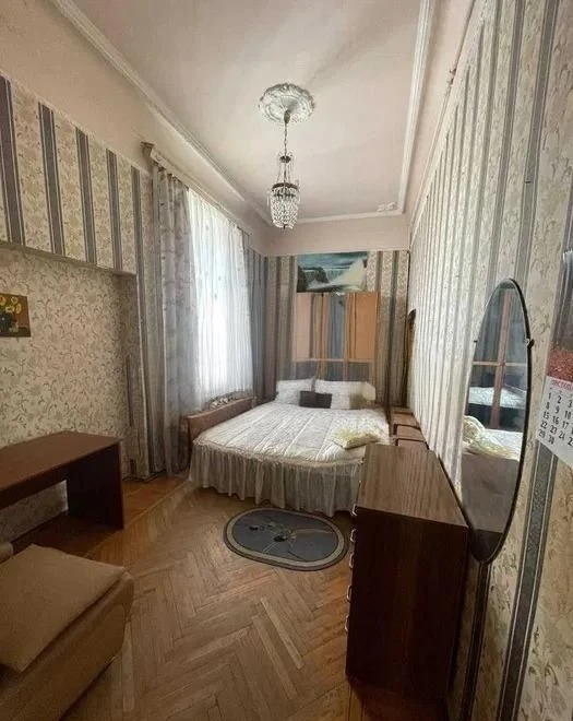 For sale 3-room apartment on Svobody Street, University metro station/G. Skovorody metro station