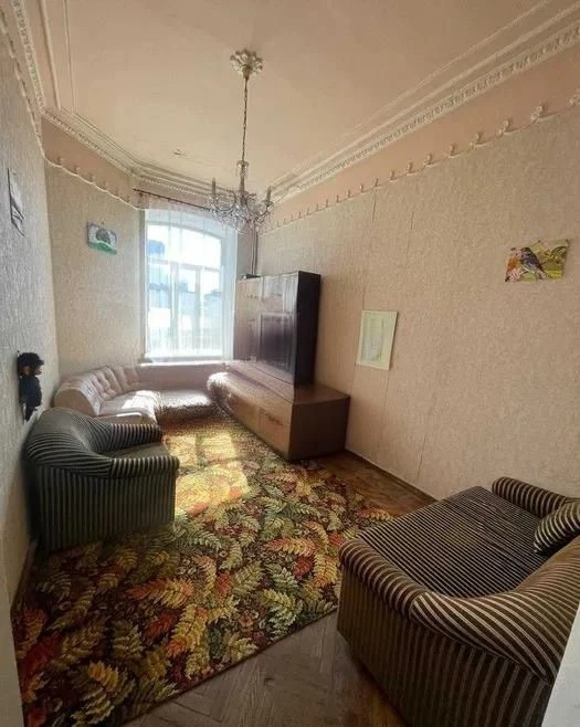 For sale 3-room apartment on Svobody Street, University metro station/G. Skovorody metro station