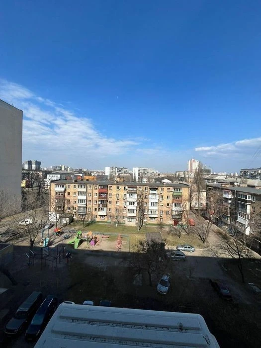 Without %! Brick house near the Park! Yaltinska Street. For sale