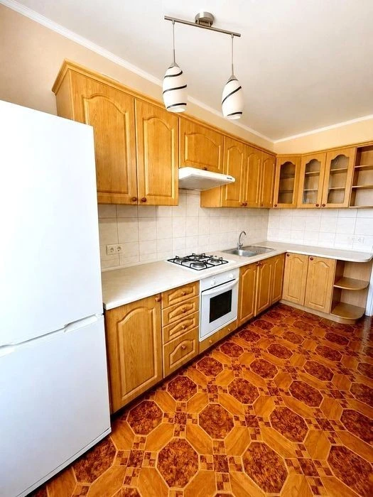 Without %! Brick house near the Park! Yaltinska Street. For sale