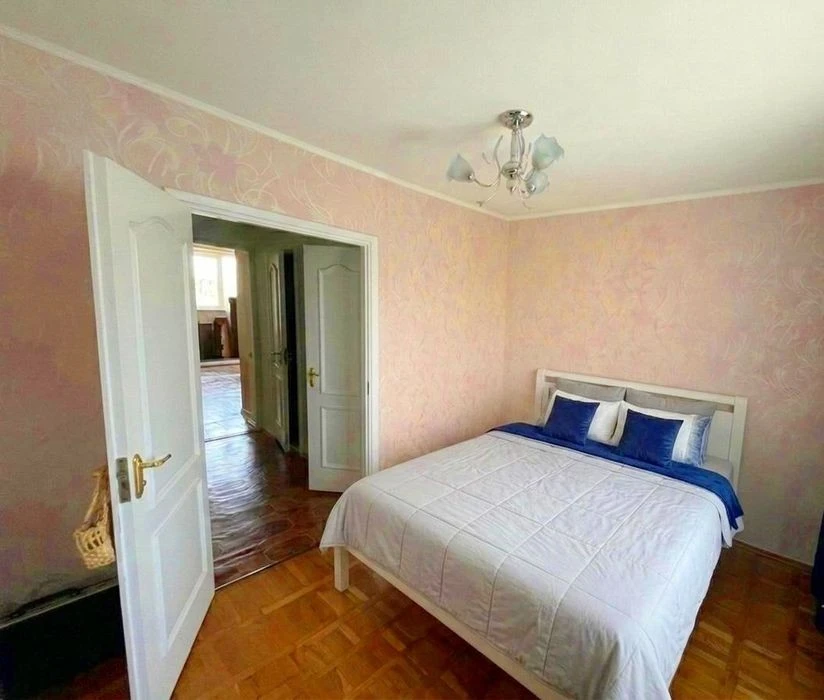 Without %! Brick house near the Park! Yaltinska Street. For sale