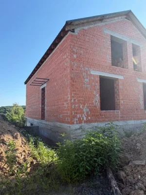 Терміново ! Продаж недобудови , Червениця