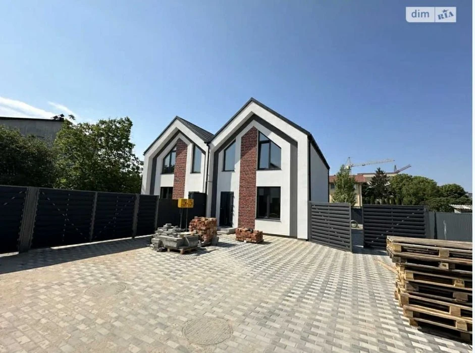 (7) Продам таунхаус на Барському шосе 2590