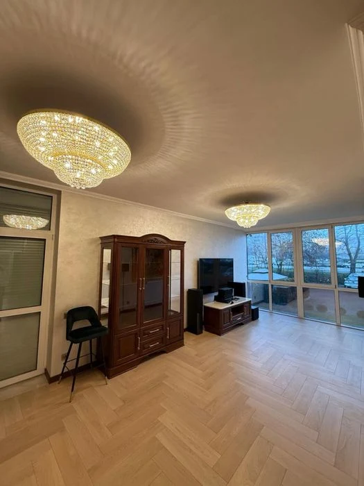 Продажа 3 ком каартира 106 м² 1/5ц ул.Богдана Хмельницкого