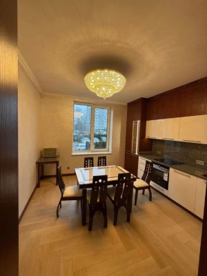 Продажа 3 ком каартира 106 м² 1/5ц ул.Богдана Хмельницкого