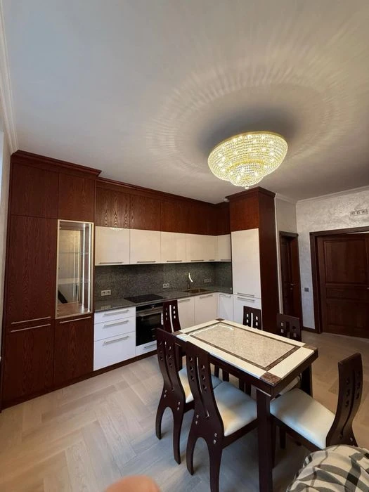 Продажа 3 ком каартира 106 м² 1/5ц ул.Богдана Хмельницкого