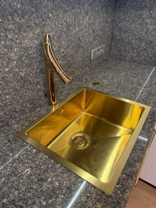 Продажа 3 ком каартира 106 м² 1/5ц ул.Богдана Хмельницкого