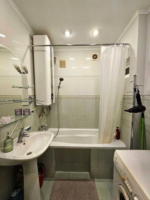 FOR SALE PECHERSK | 1-room apartment | Lesi Ukrainky blvd.,