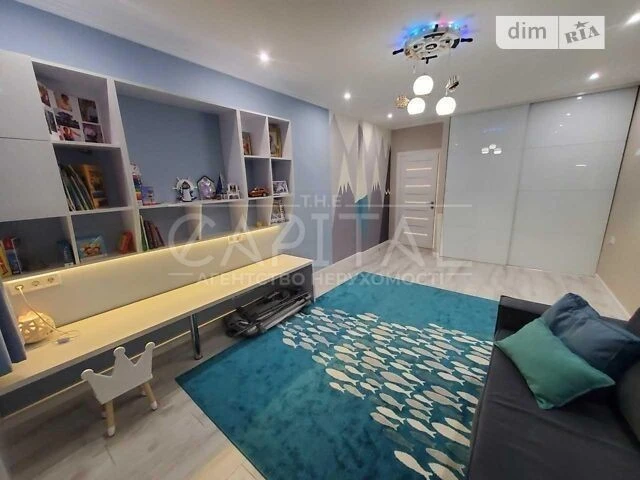 Sale of 3-room apartment 111 sq. m on Mykhaylo Maksymovycha 3D street