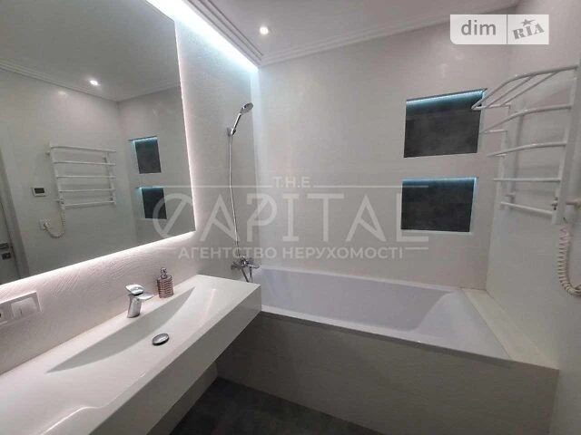 Sale of 3-room apartment 111 sq. m on Mykhaylo Maksymovycha 3D street