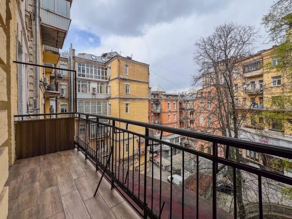 3-room apartment for sale in Lypky, 3 B. Stupky Street (Stanislavskoe Street); WITHOUT